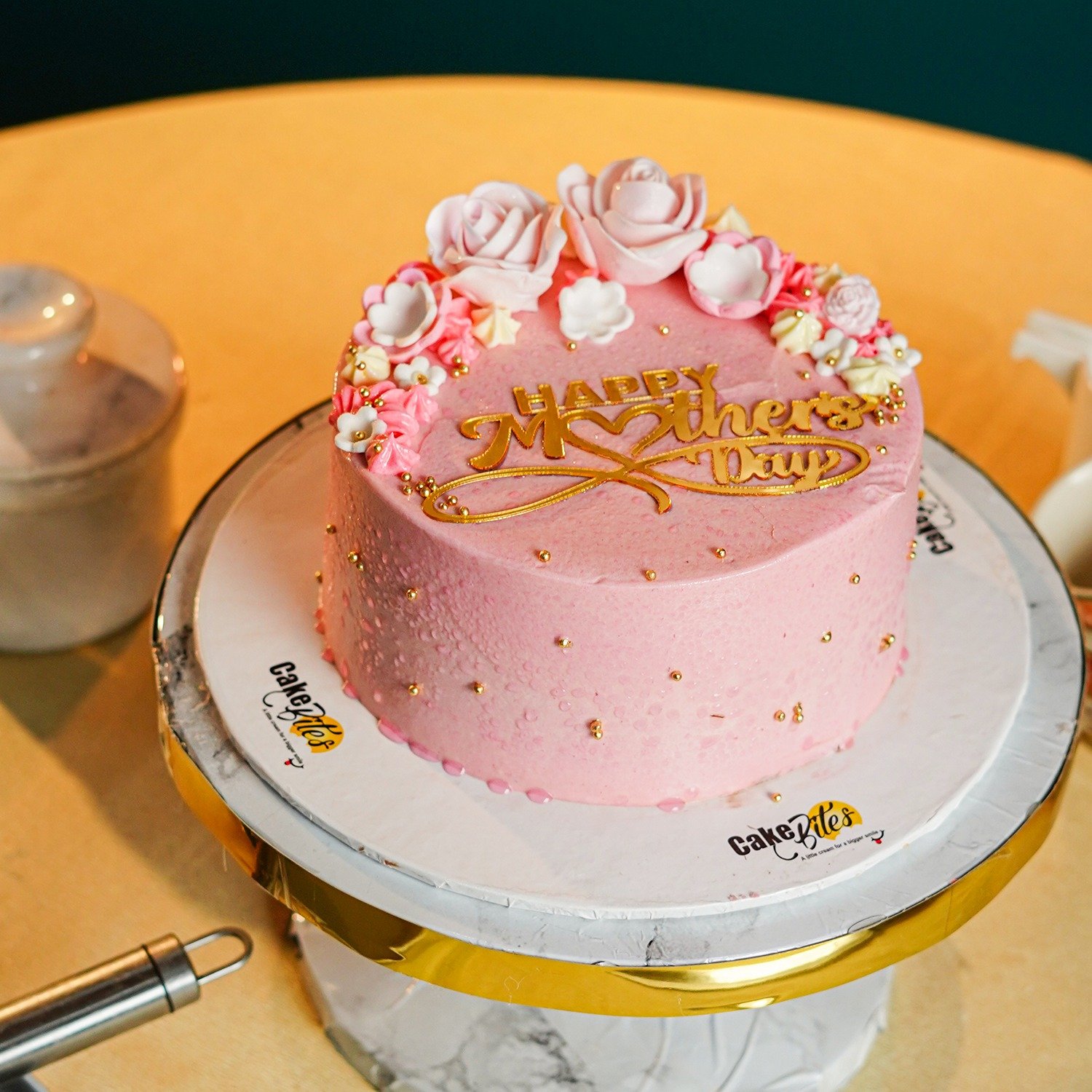 vibrant-floral-cake